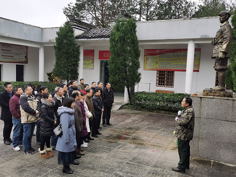 屯溪區(qū)委辦黨支部、屯溪城建投公司黨支部聯(lián)合開展主題黨日共建活動(dòng)