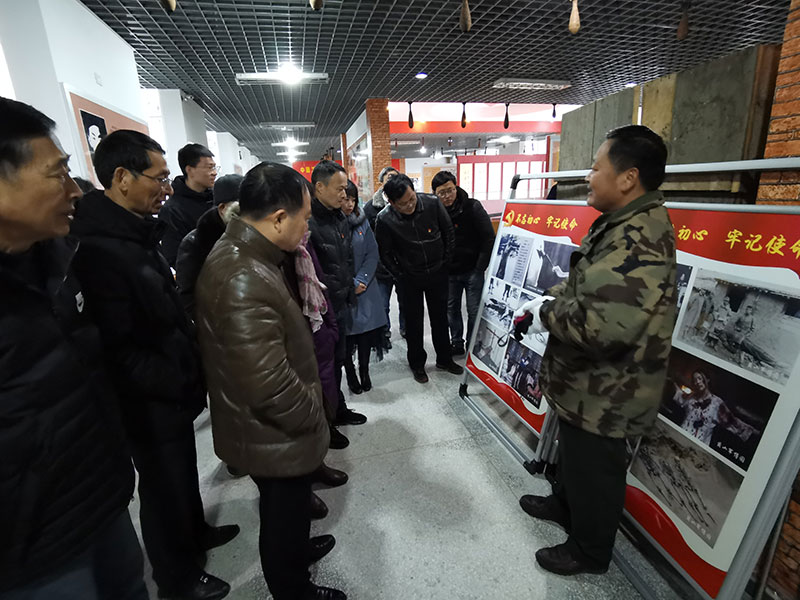 屯溪區(qū)委辦黨支部、屯溪城建投公司黨支部聯(lián)合開展主題黨日共建活動(dòng)