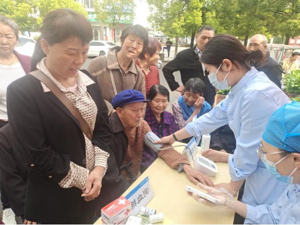 百姓健康系我心，黨員服務(wù)進社區(qū)