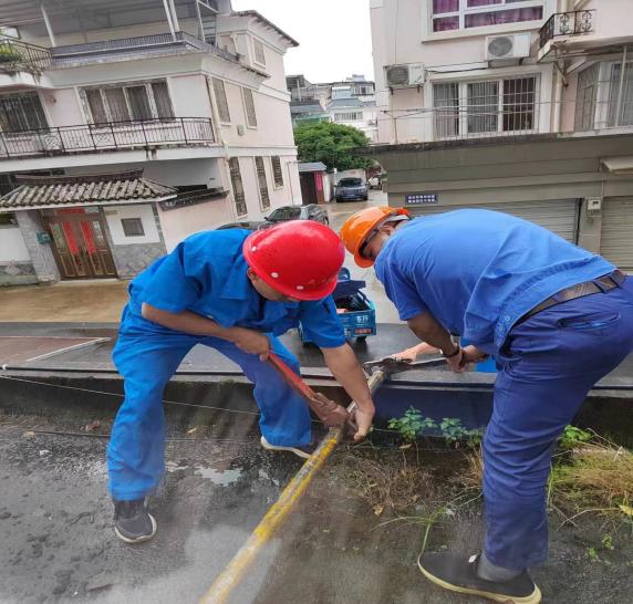 “三落兩?！惫泊偃?xì)夤艿栏脑熘脫Q工作安全平穩(wěn)有序